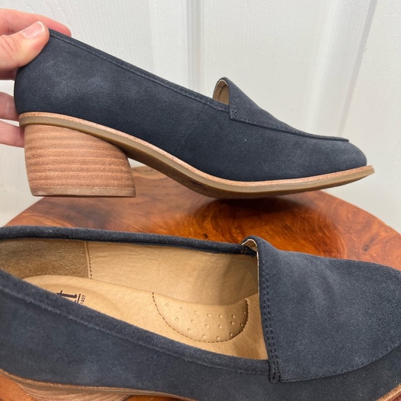 Sofft Women's Navy Loafers - Picture 3 of 10